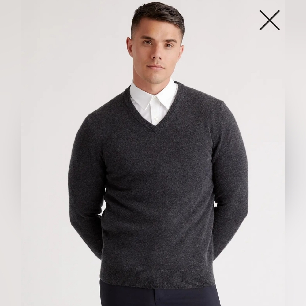 NWT Men's Gray V-Neck Sweater